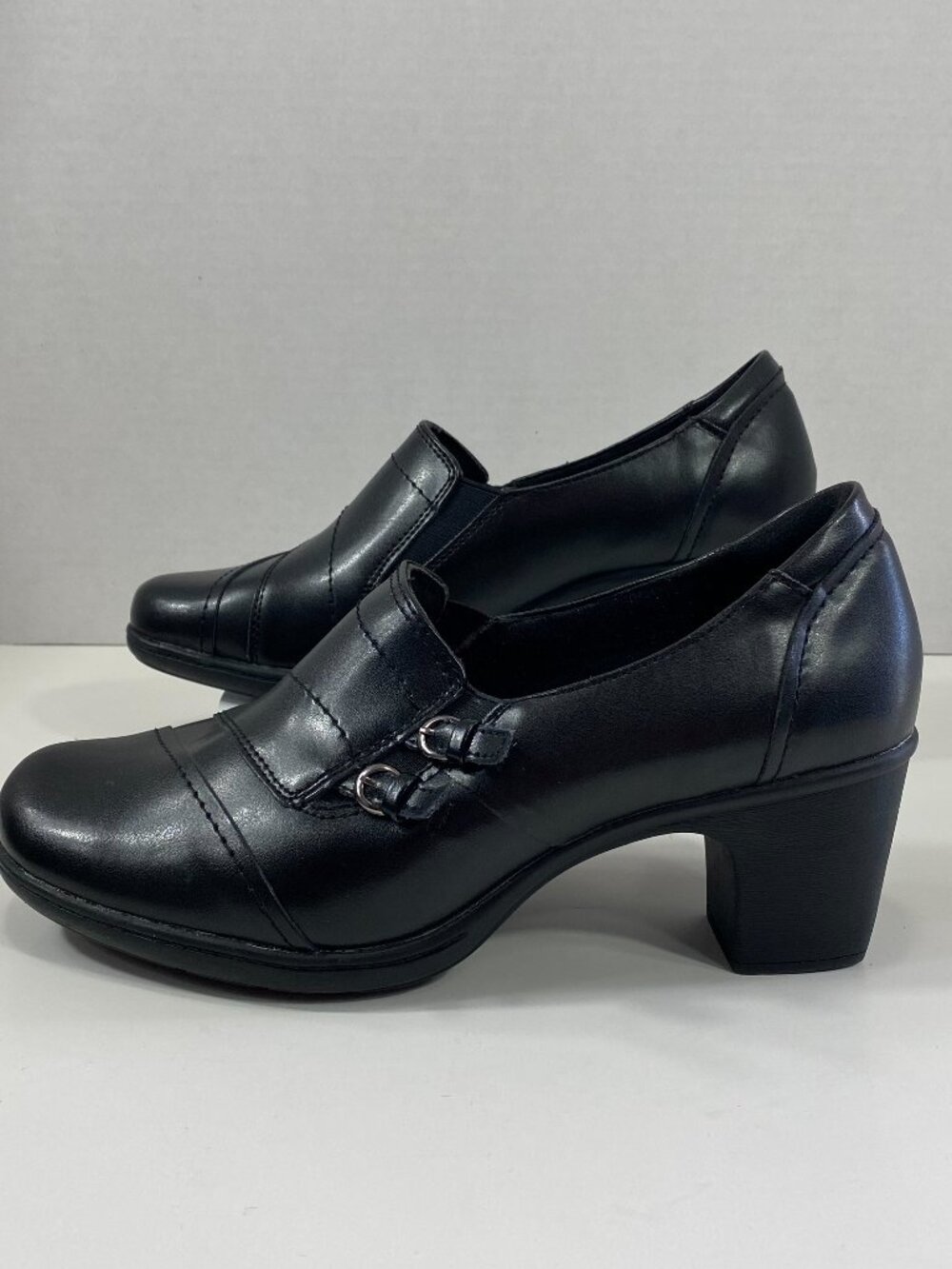 Thom McAn Women's SZ 10W Flossie Style Leather Upper Heeled Shoe